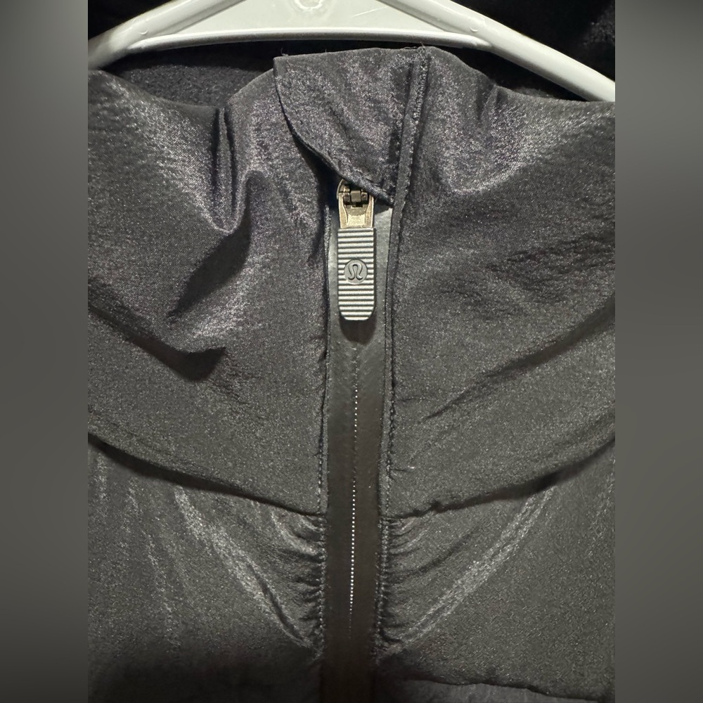 lululemon athletica Midnight Black Puffer Jacket - Picture 4 of 10